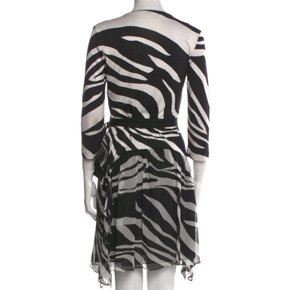 DIANE VON FURSTENBERG ZEBRA PRINT WRAP DRESS SIZE 6 - Picture 2 of 5
